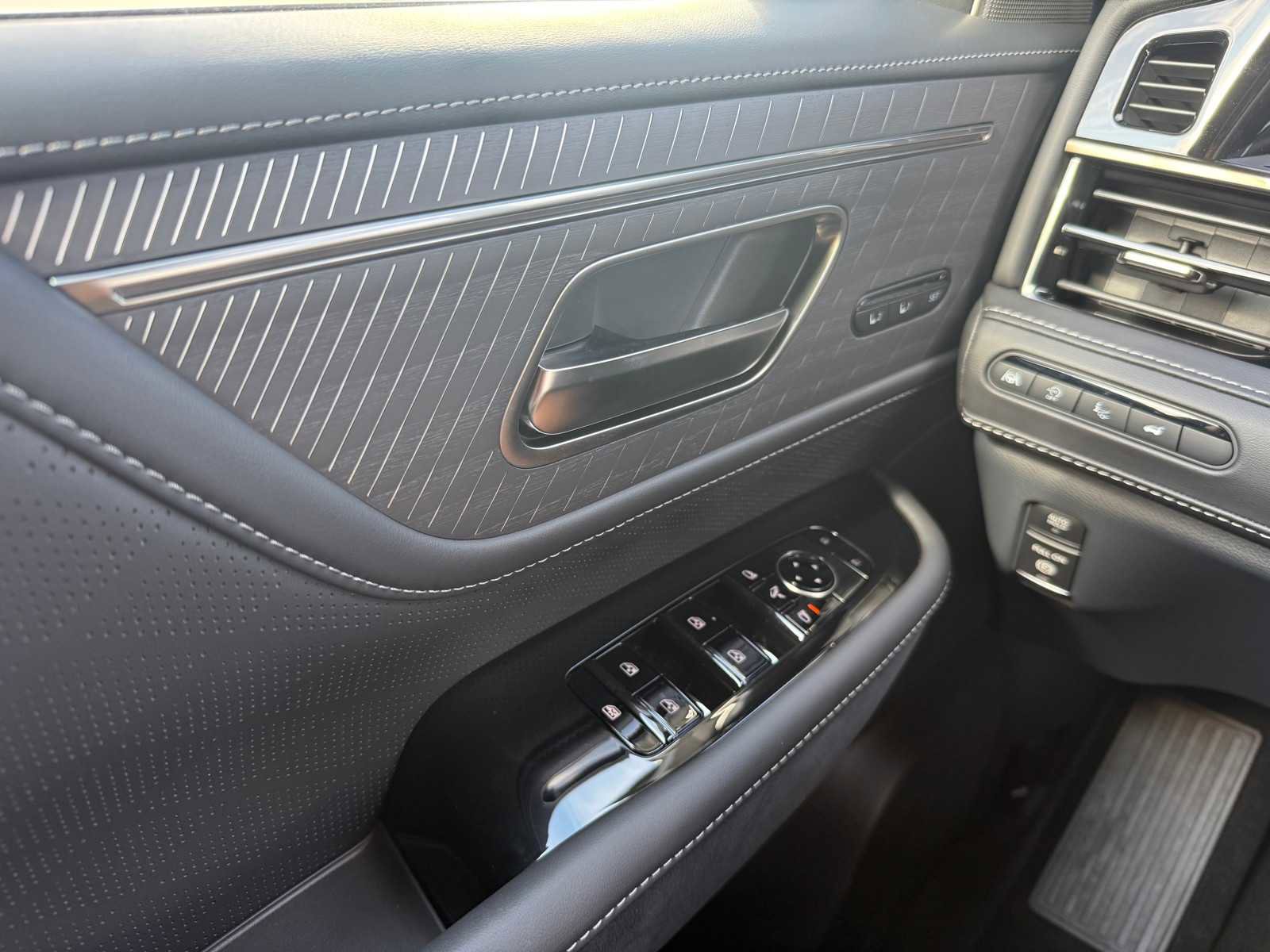 New 2026 INFINITI QX80 Autograph w/ Premium Cargo Package image 21