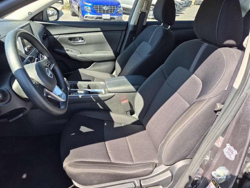 Used 2025 Nissan Sentra SV FWD image 22