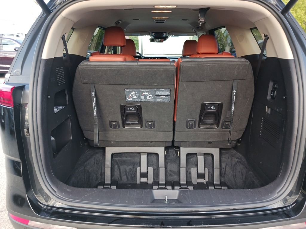 Used 2024 Kia Carnival SX FWD image 20