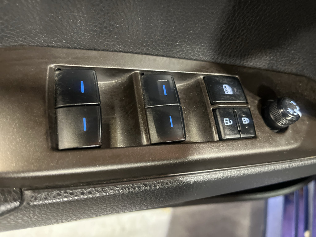 Used 2022 Toyota Camry LE w/ Convenience Package FWD image 35