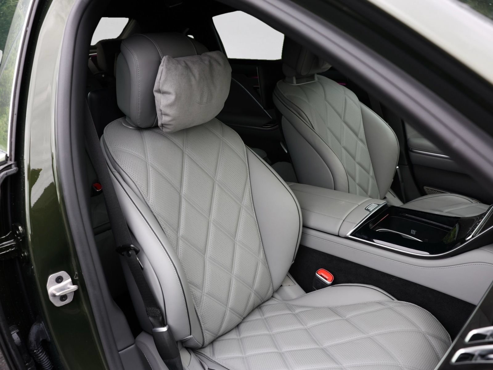 Used 2024 Mercedes-Benz Maybach S 680 4MATIC image 17