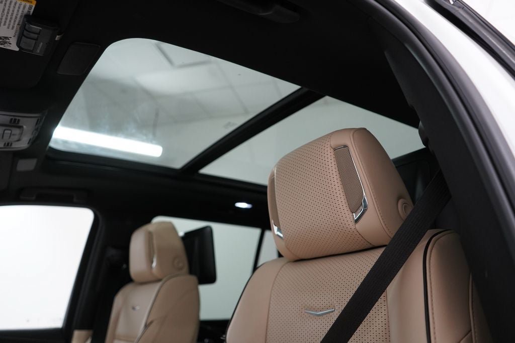 Used 2023 Cadillac Escalade Premium Luxury w/ LPO, Floor Liner Package AWD/4WD image 16