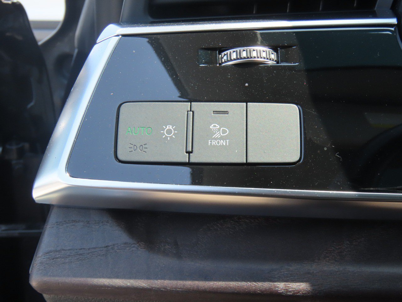 Used 2021 Audi Q8 Premium Plus AWD/4WD image 27