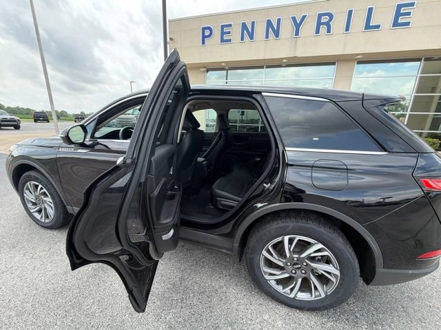 Used 2023 Lincoln Corsair AWD w/ Equipment Group 101A image 13
