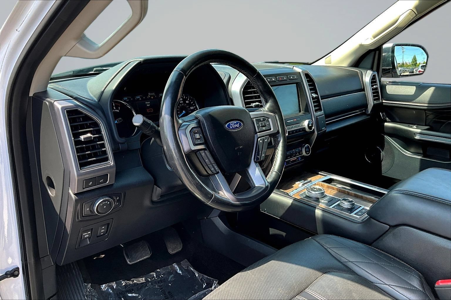 Used 2018 Ford Expedition Platinum AWD/4WD image 13