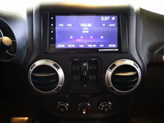 Used 2015 Jeep Wrangler Unlimited Rubicon w/ Max Tow Package image 20