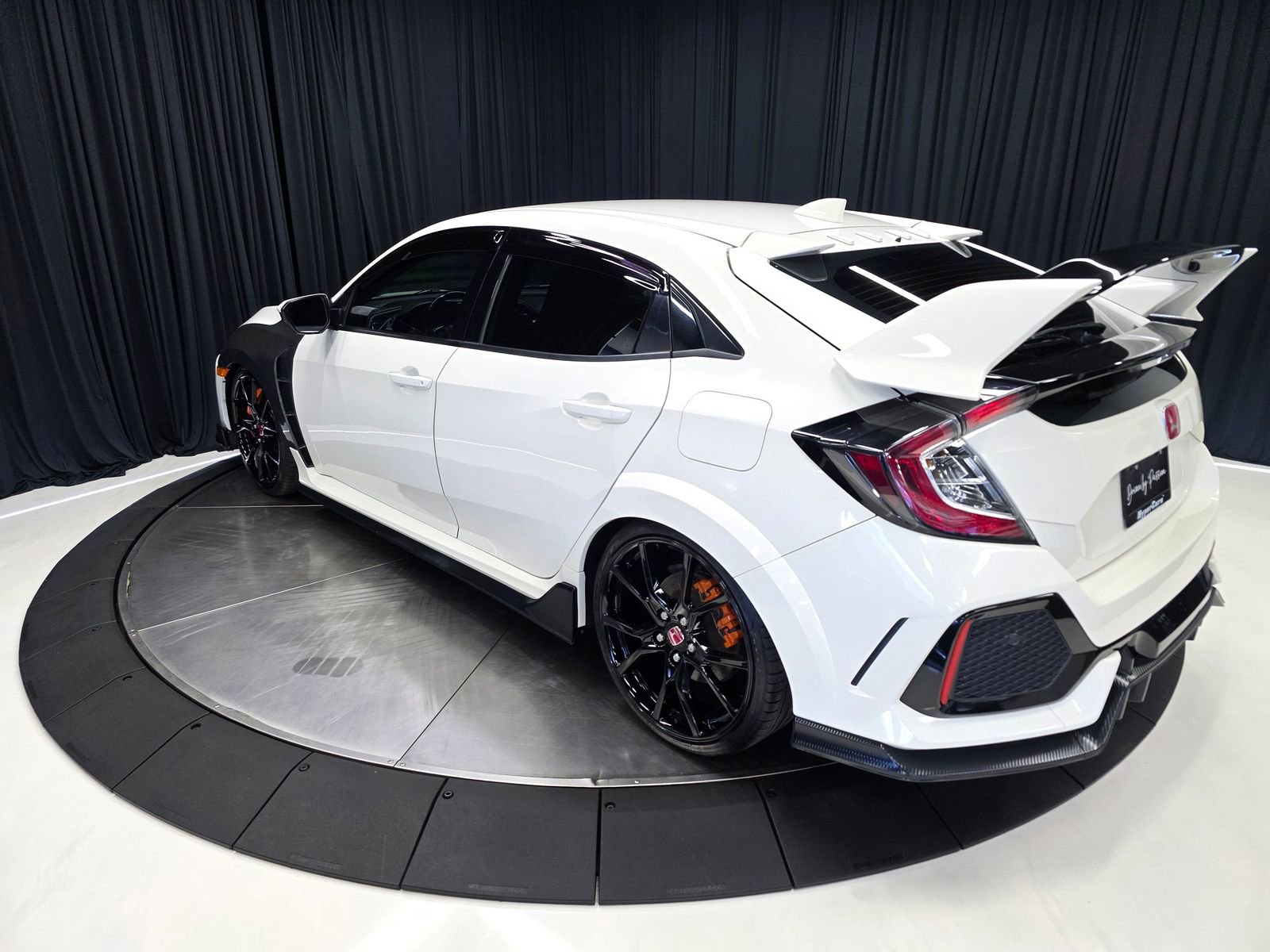 Used 2018 Honda Civic Type R image 9
