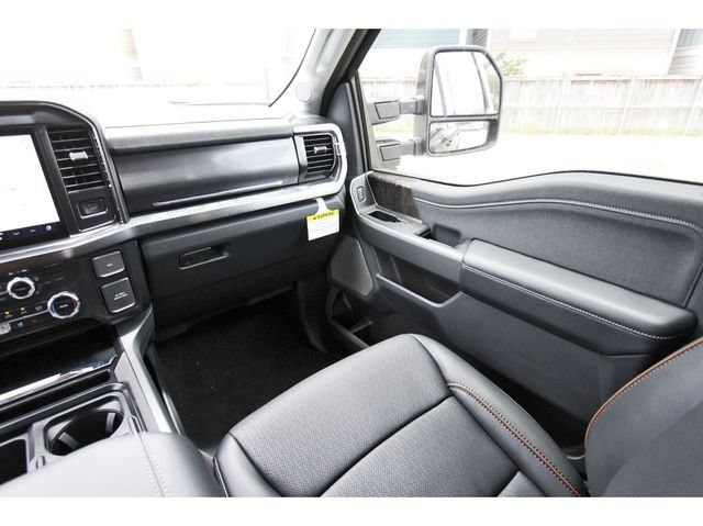 New 2026 Ford F250 Lariat w/ Black Appearance Package AWD/4WD image 9