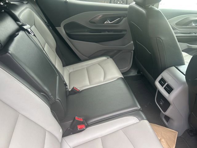 Used 2024 GMC Terrain SLT FWD image 17