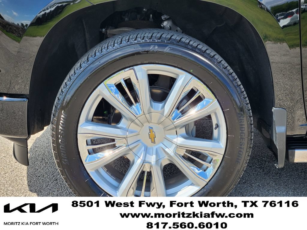 Used 2025 Chevrolet Silverado 1500 High Country w/ High Country Premium Package AWD/4WD image 10