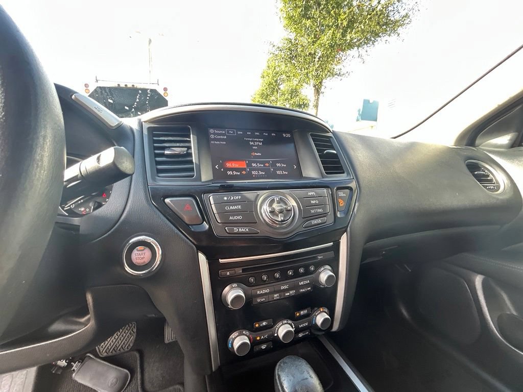 Used 2017 Nissan Pathfinder SV w/ Trailer Tow Package FWD image 12