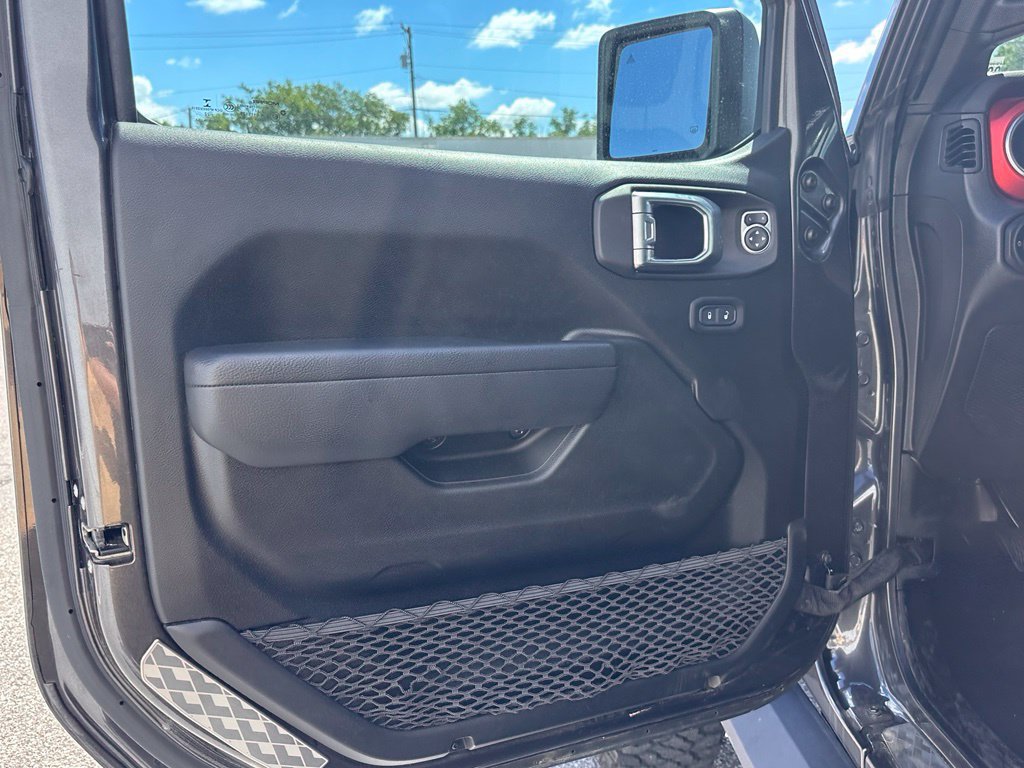 Used 2022 Jeep Gladiator Rubicon w/ LED Lighting Group AWD/4WD image 17