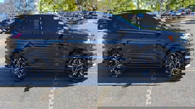 Certified 2023 Ford Edge ST image 2