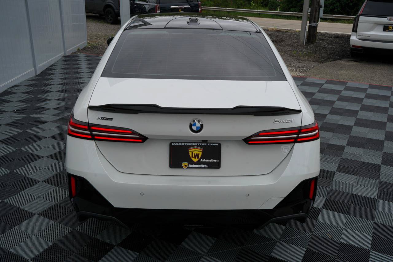 Used 2024 BMW 540i xDrive w/ Executive Package AWD/4WD image 7
