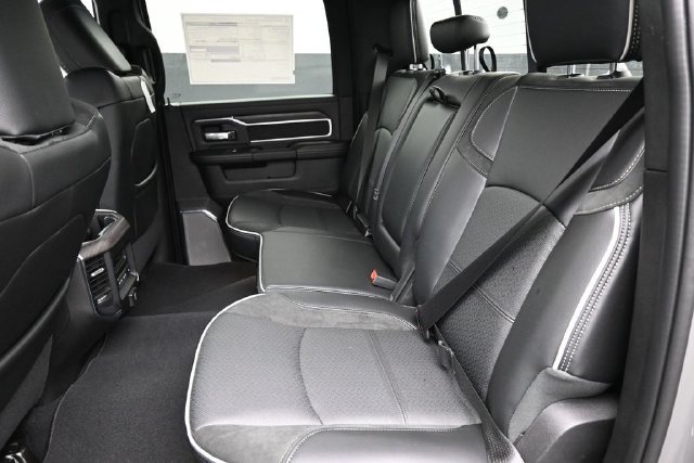 New 2027 RAM 2500 Laramie AWD/4WD image 18
