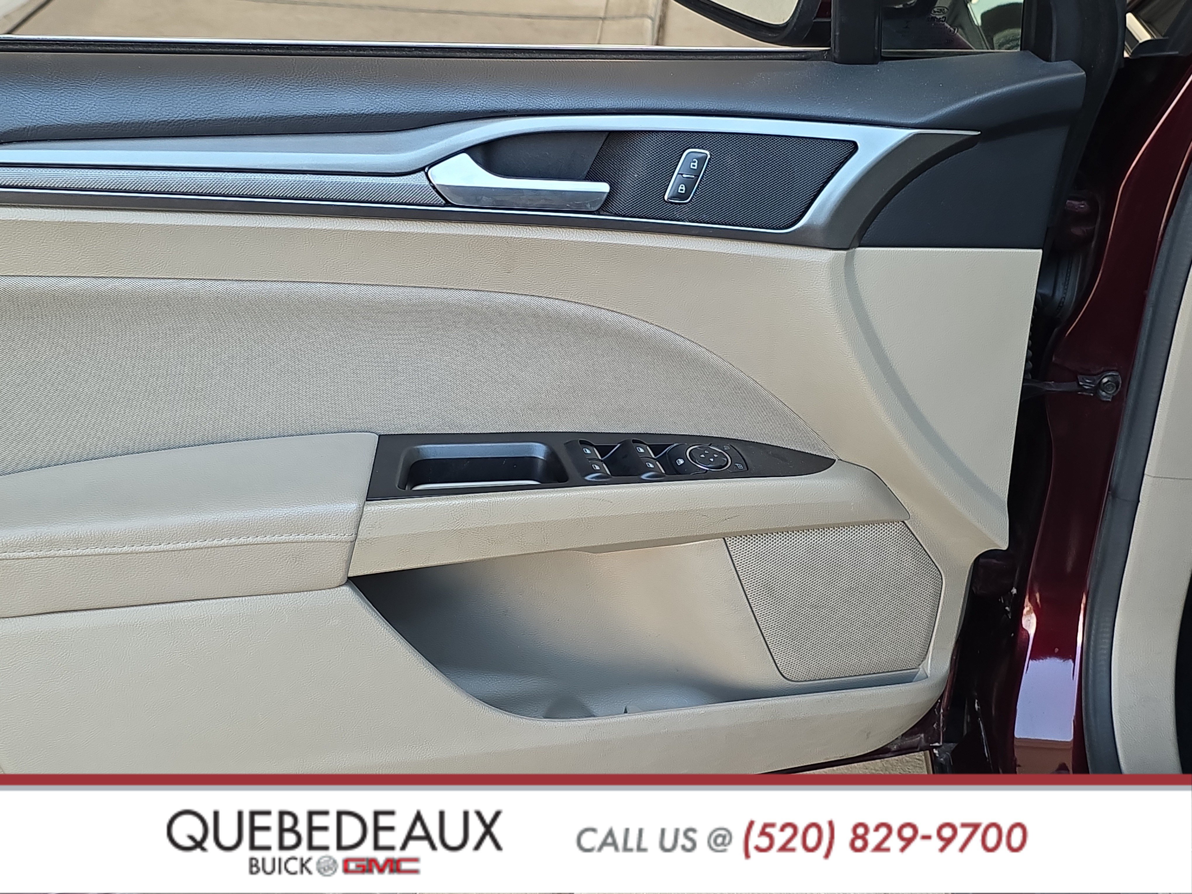 Used 2017 Ford Fusion SE w/ Fusion SE Technology Package FWD image 9