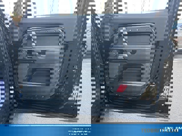 Used 2024 Land Rover Defender 90 V8 image 19