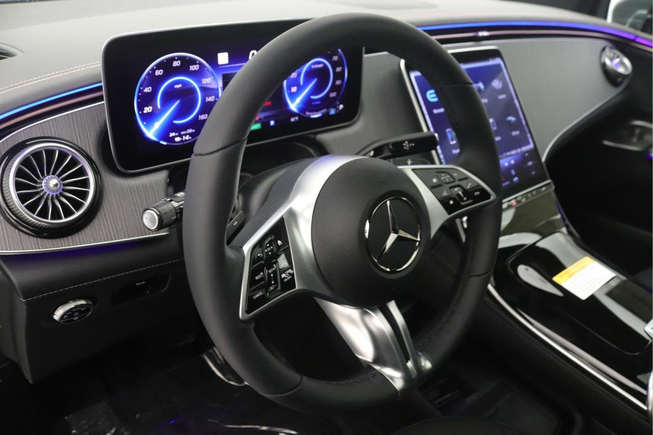 New 2026 Mercedes-Benz EQE 320 4MATIC SUV image 4
