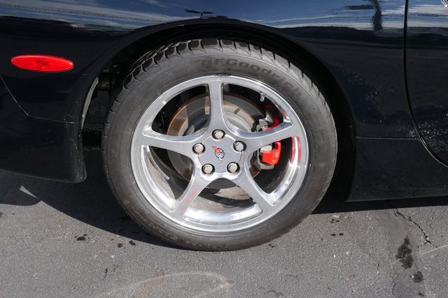 Used 2001 Chevrolet Corvette Convertible w/ Preferred Equipment Group1 image 7