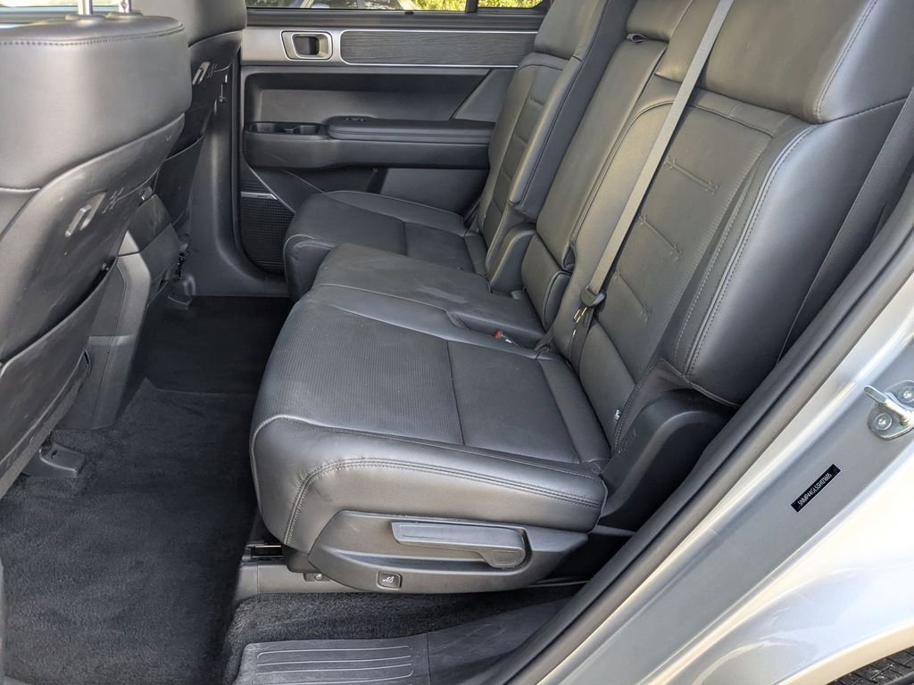 Used 2025 Hyundai Santa Fe Limited image 23