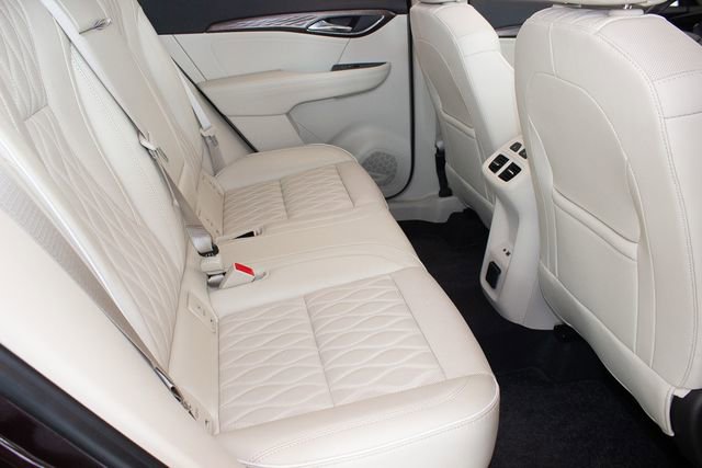 Used 2022 Buick Envision Avenir w/ Safety Package image 12