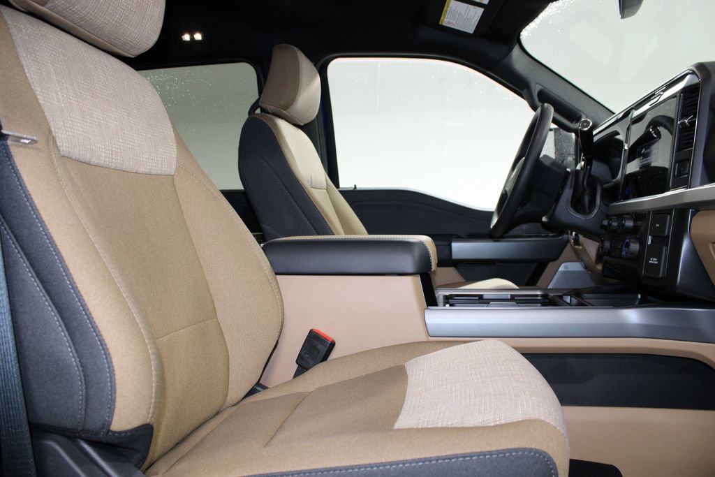 New 2026 Ford F350 XLT w/ XLT Premium Package image 32