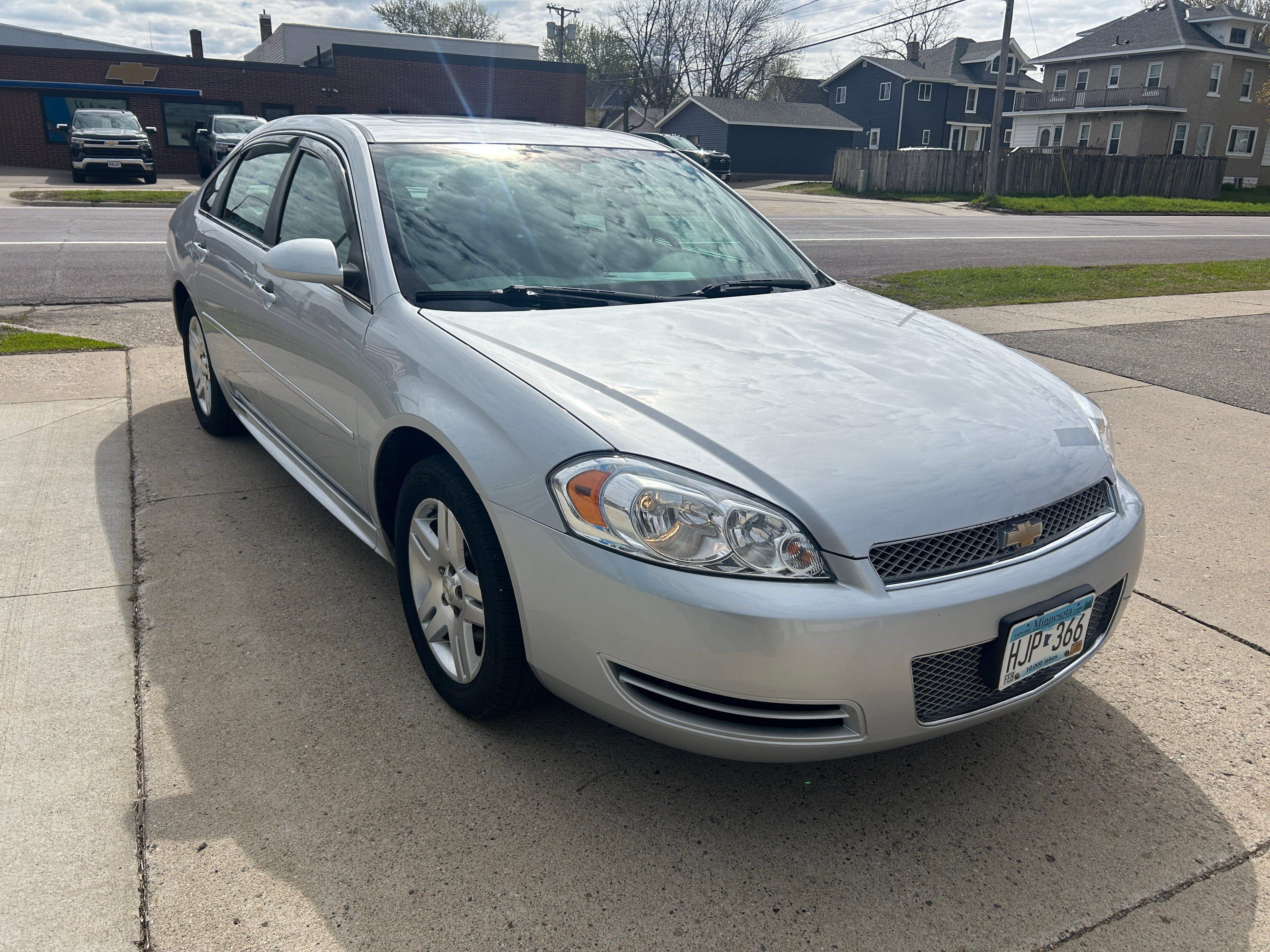 Used 2015 Chevrolet Impala LT w/ LT Sunroof Package FWD image 4