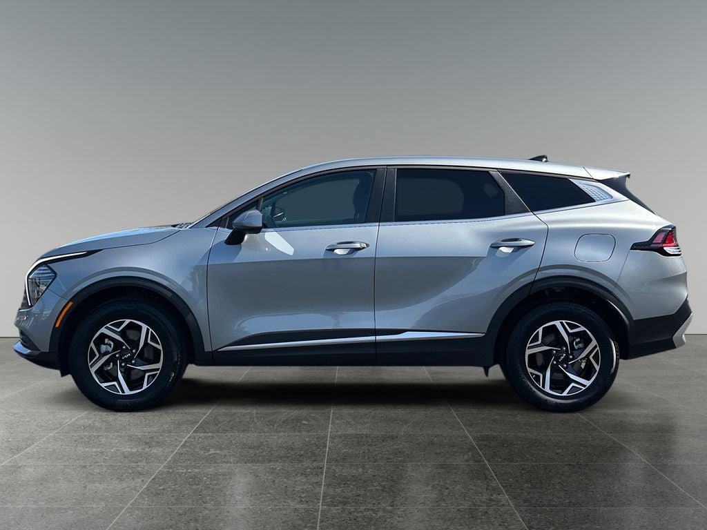 Used 2024 Kia Sportage LX AWD/4WD image 4