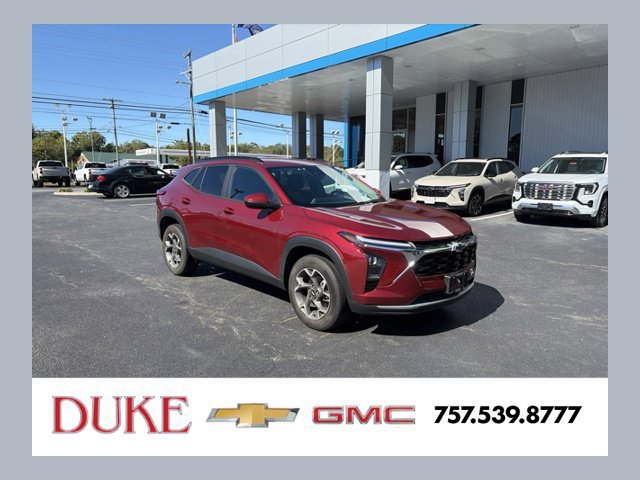 Used 2025 Chevrolet Trax LT w/ Driver Confidence Package FWD image 1
