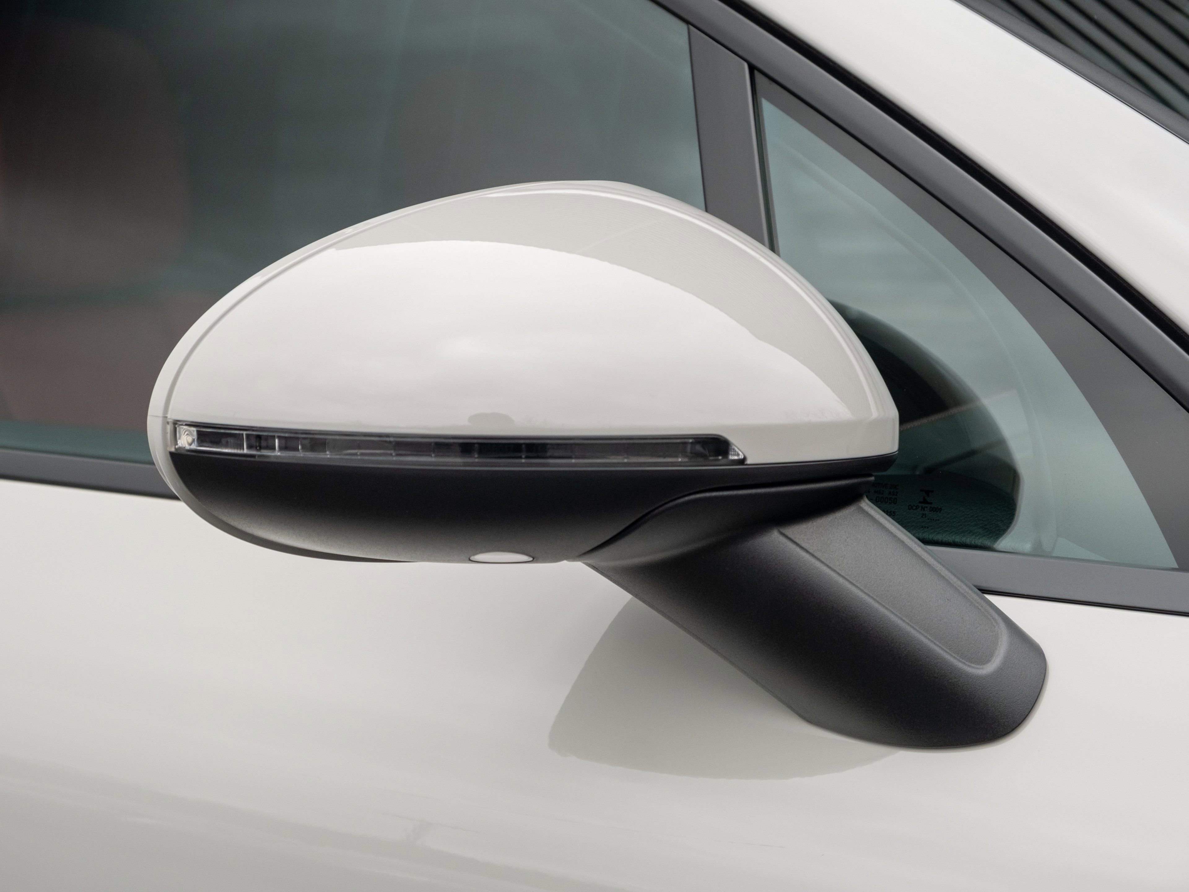 Certified 2021 Porsche Macan image 36