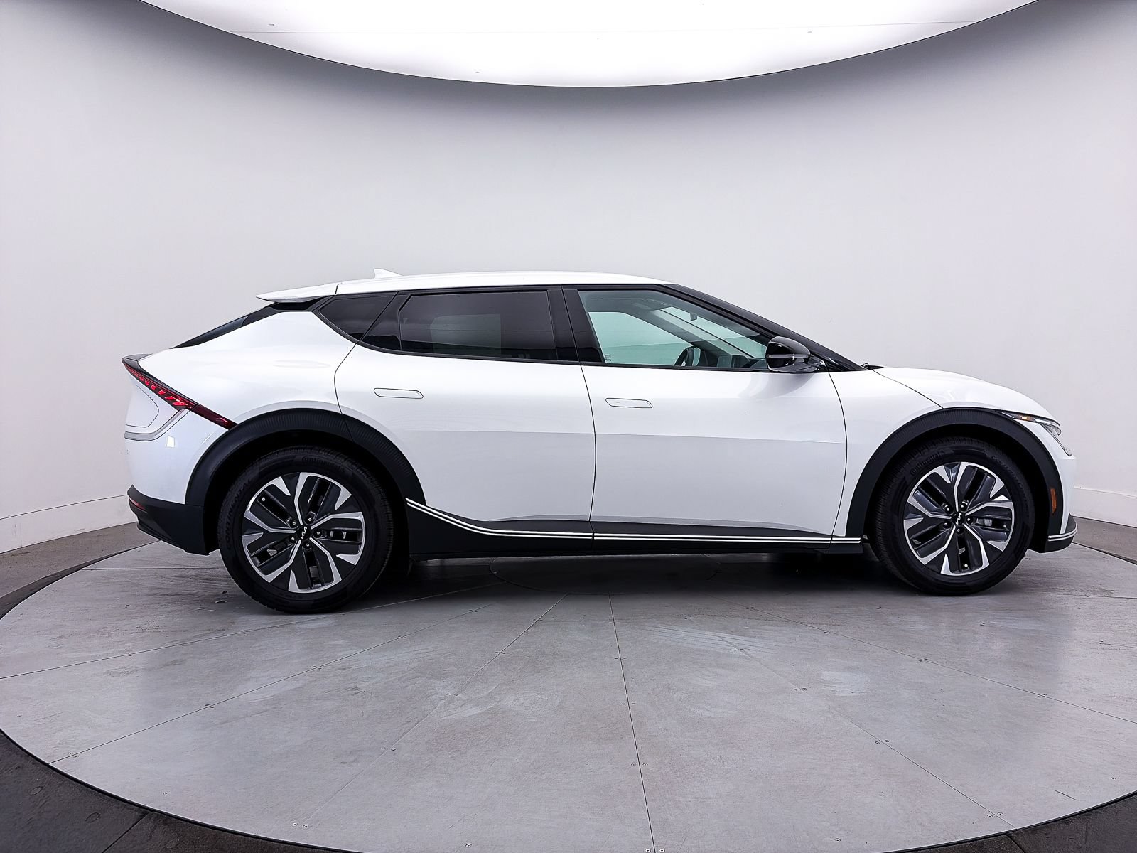 Certified 2022 Kia EV6 Light RWD image 42