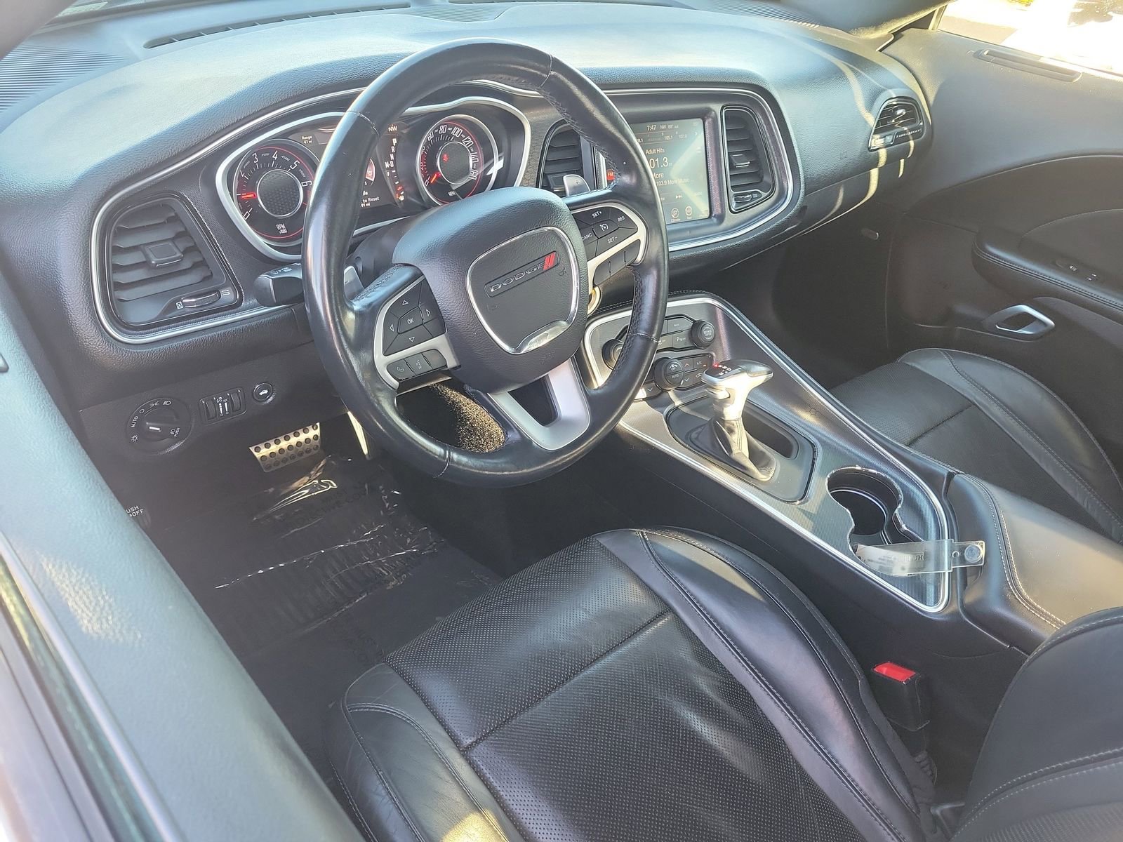 Used 2015 Dodge Challenger SXT Plus w/ Driver Convenience Group image 6