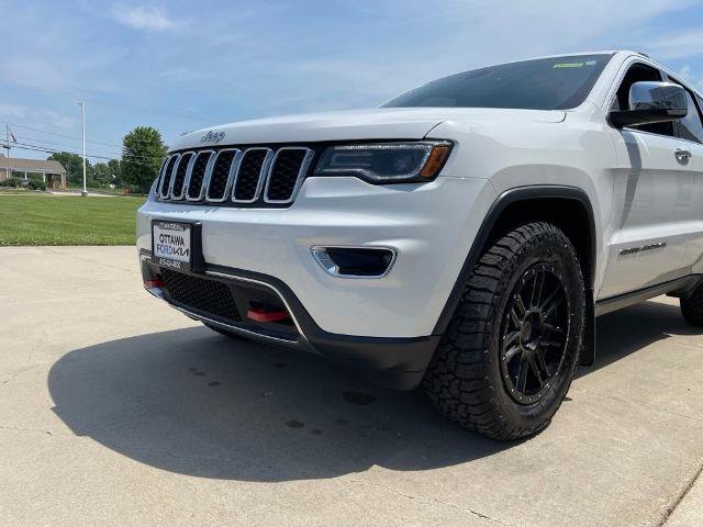 Used 2019 Jeep Grand Cherokee Limited w/ Luxury Group II AWD/4WD image 16