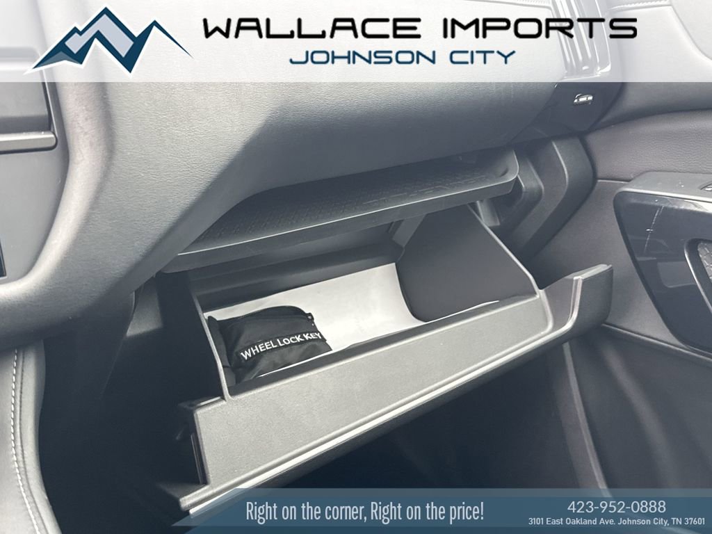 Used 2024 Nissan Pathfinder S image 20