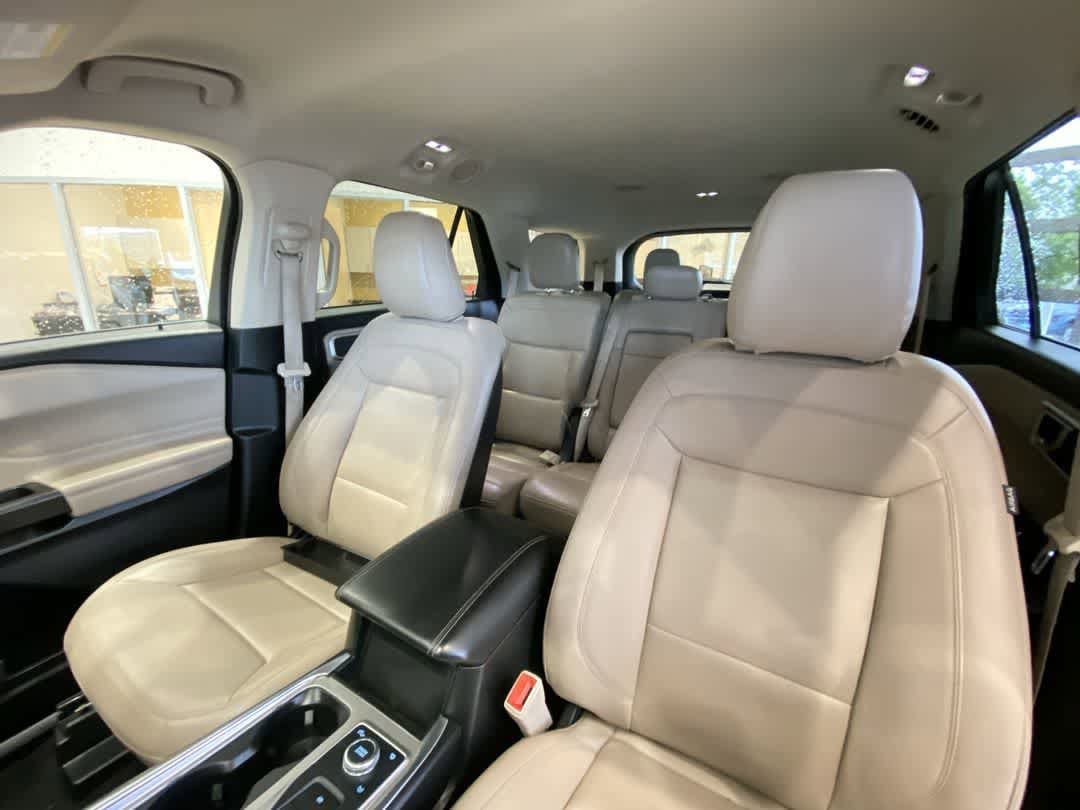 Used 2020 Ford Explorer XLT w/ Equipment Group 202A AWD/4WD image 14