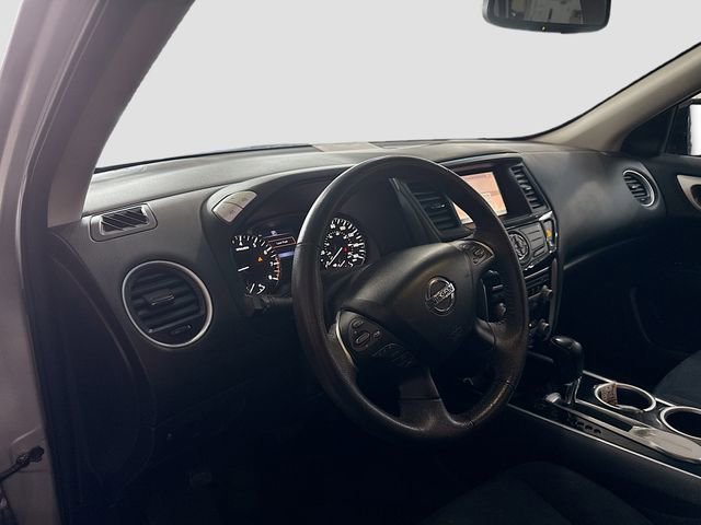 Used 2016 Nissan Pathfinder SV image 10