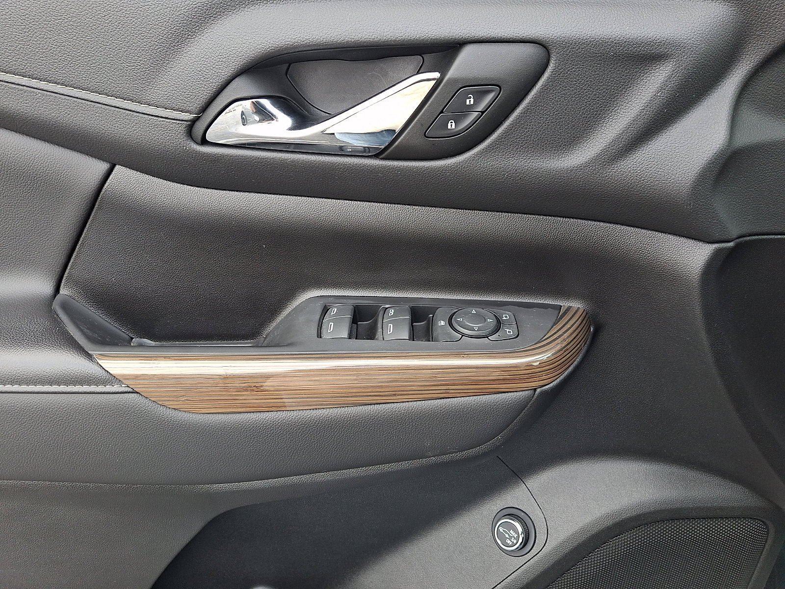 Certified 2023 GMC Acadia SLE w/ Driver Convenience Package image 14