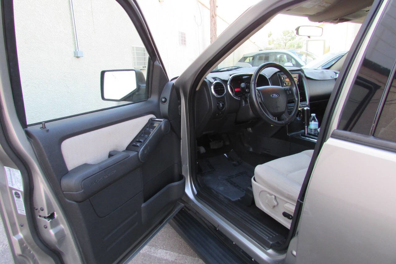 Used 2008 Ford Explorer XLT RWD image 11