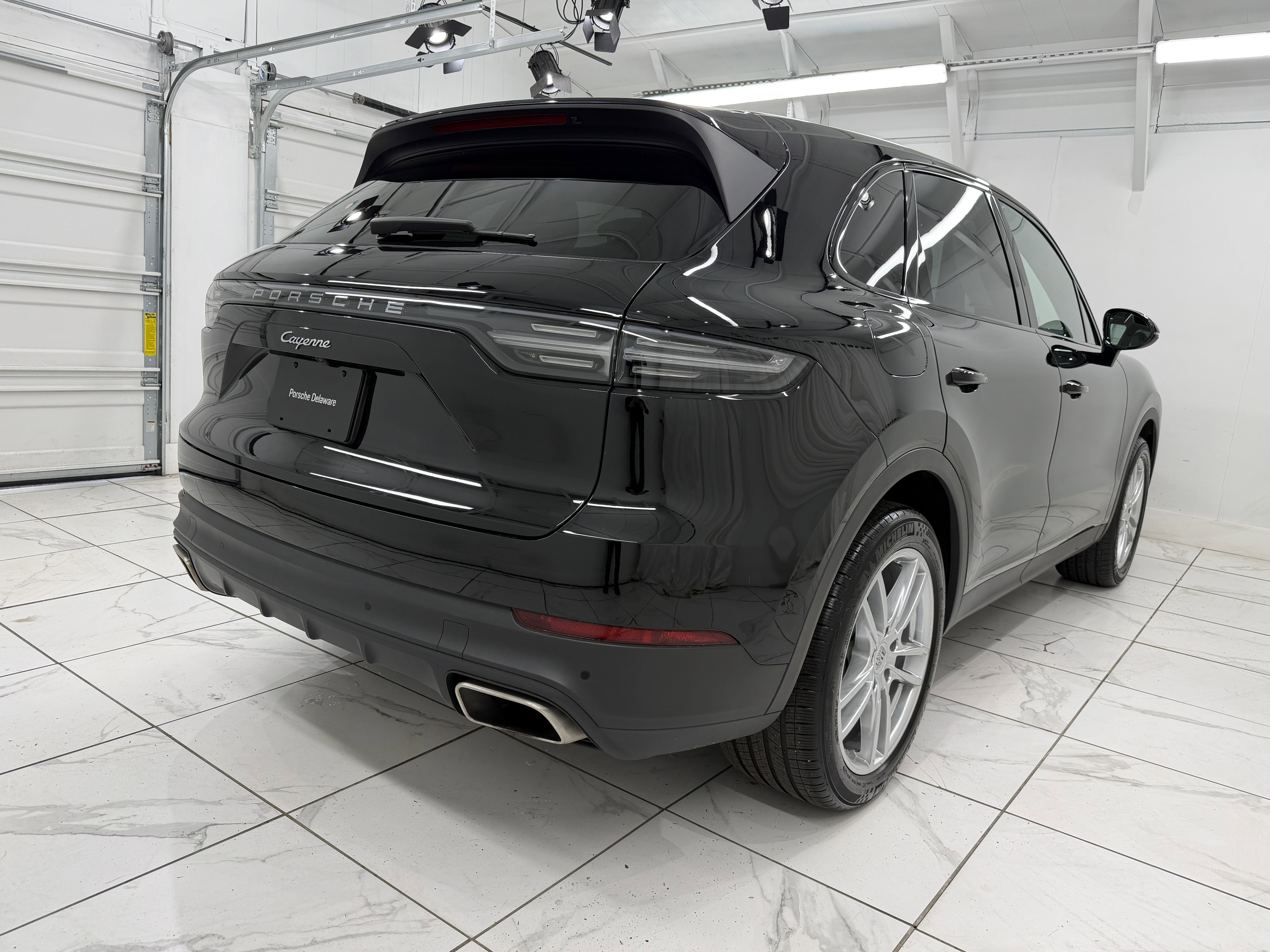 Certified 2023 Porsche Cayenne AWD/4WD image 12