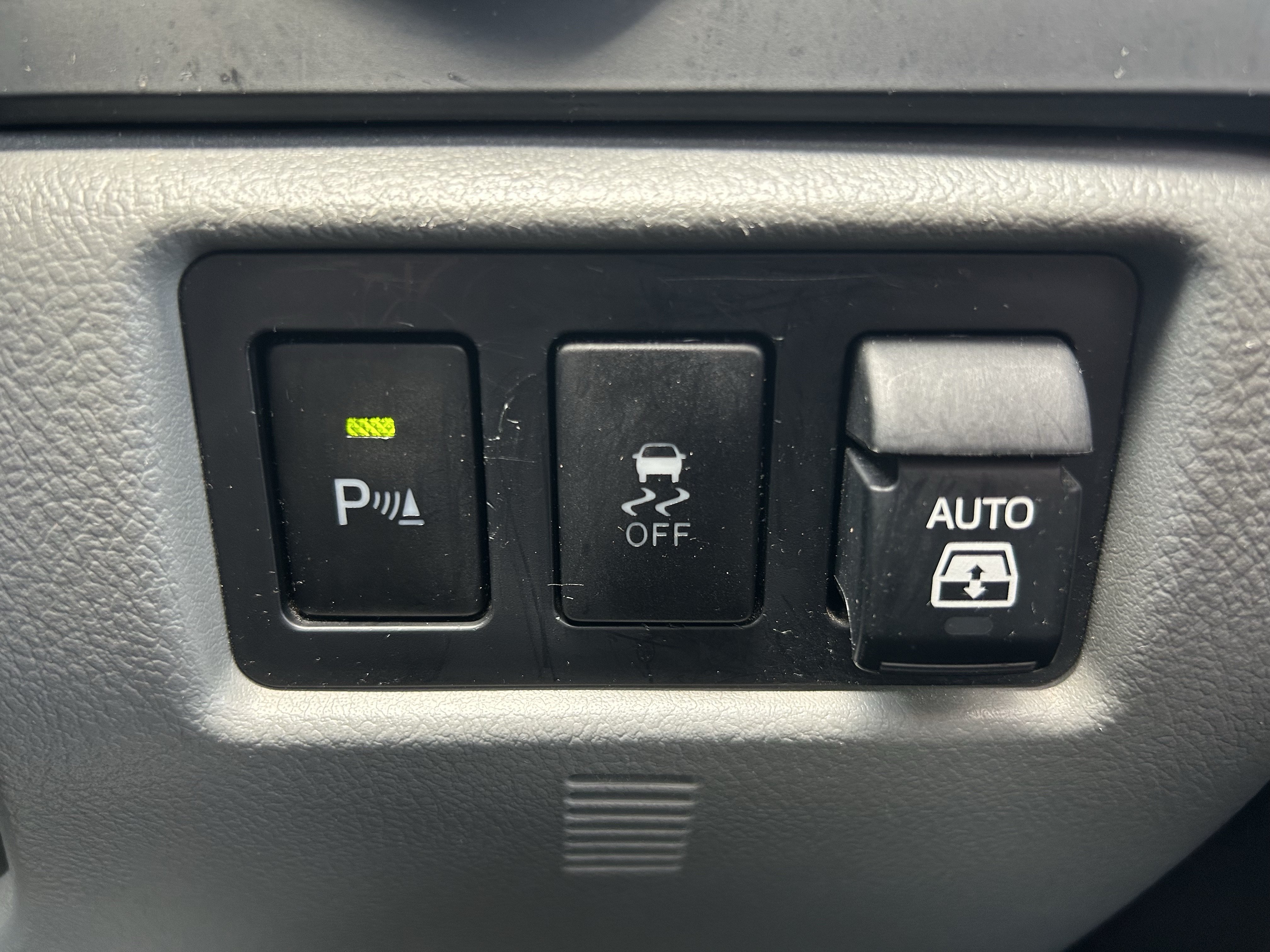 Certified 2020 Toyota Sequoia Limited w/ Safety & Convenience Package AWD/4WD image 34
