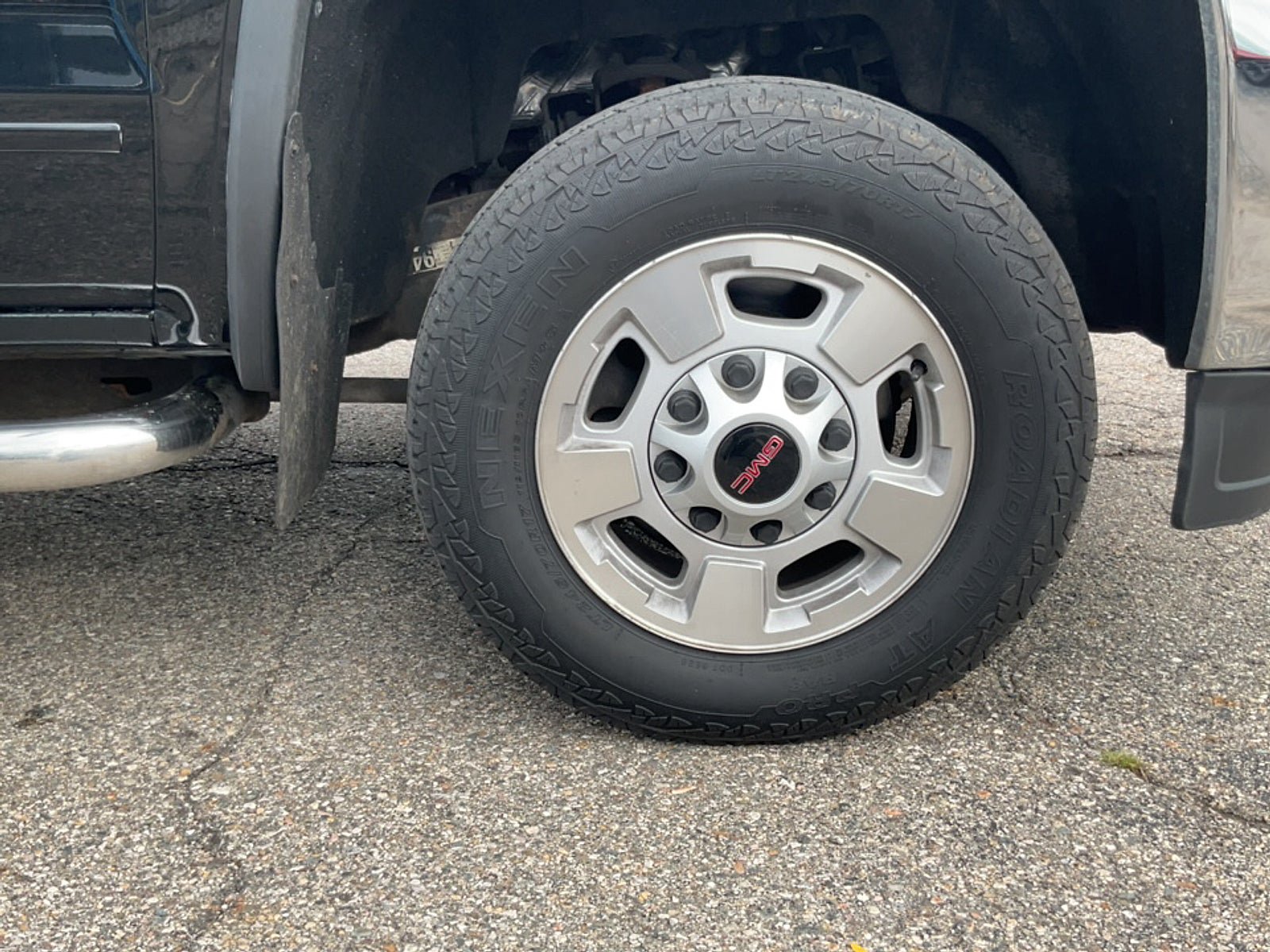Used 2017 GMC Sierra 2500 SLE w/ Suspension Package, Off-Road AWD/4WD image 9