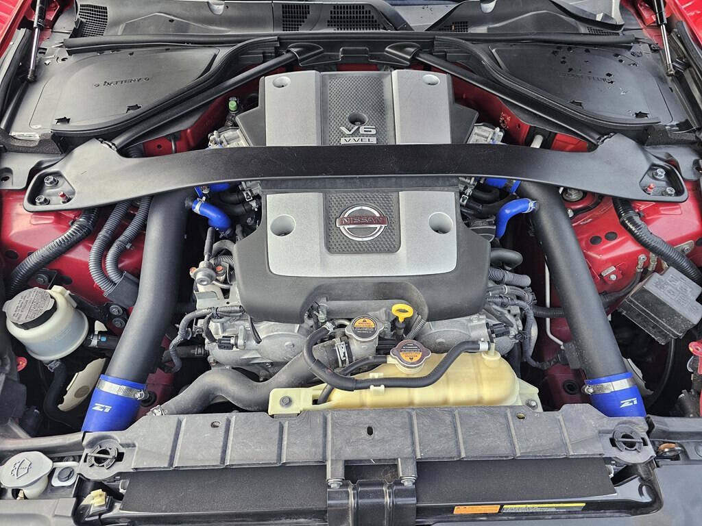 Used 2017 Nissan 370Z Coupe RWD image 25