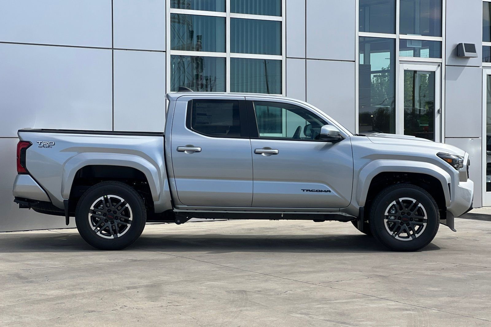 New 2026 Toyota Tacoma TRD Sport w/ TRD Sport Upgrade Package AWD/4WD image 3
