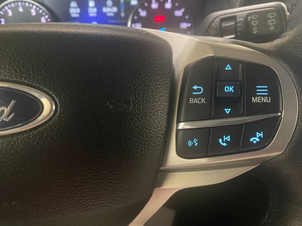 Used 2023 Ford Explorer XLT image 10