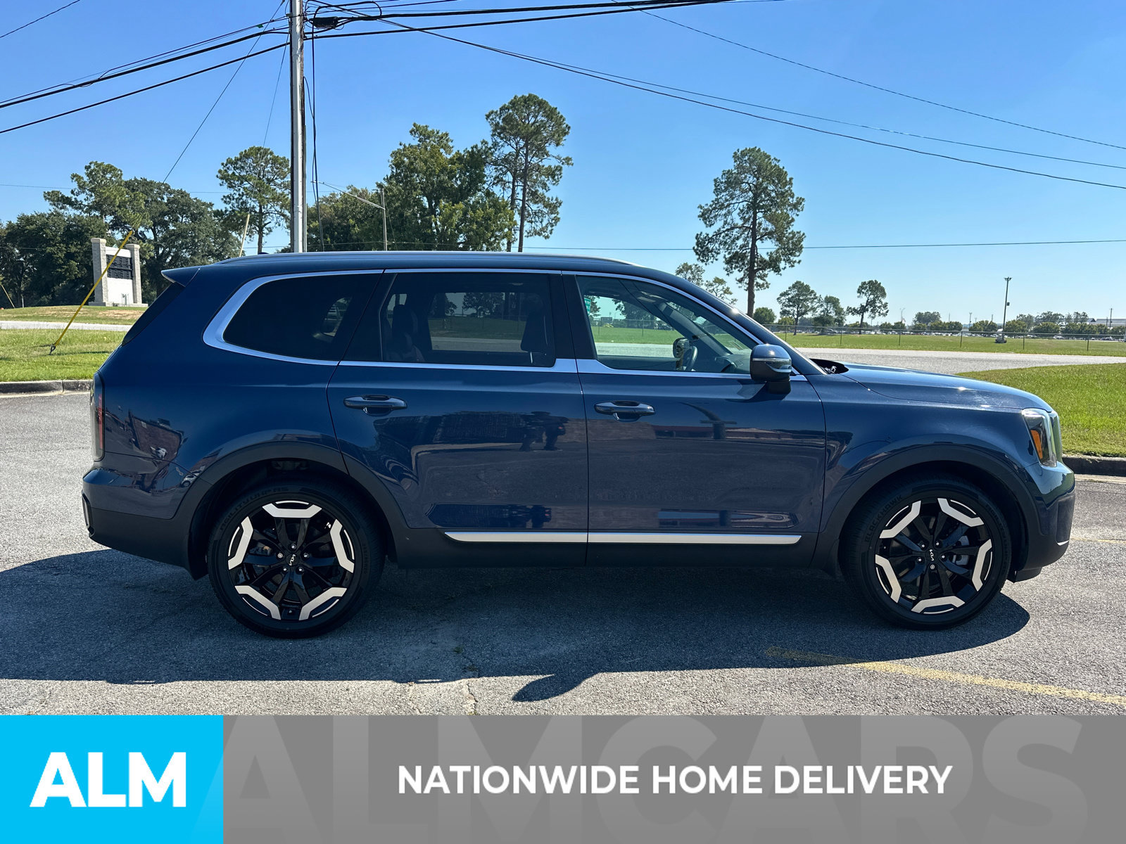 Used 2023 Kia Telluride EX FWD image 4