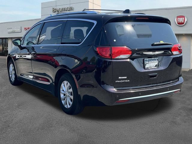 Used 2018 Chrysler Pacifica Touring-L FWD image 5
