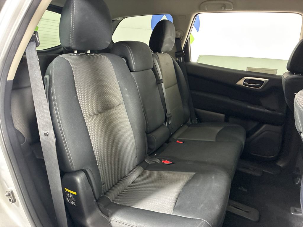 Used 2017 Nissan Pathfinder SV image 31