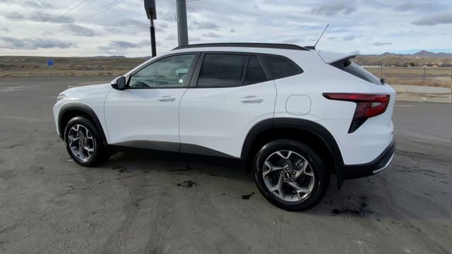 New 2026 Chevrolet Trax LT w/ LT Convenience Package FWD image 6