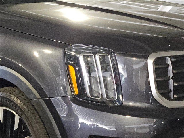 Used 2025 Kia Telluride SX AWD/4WD image 3
