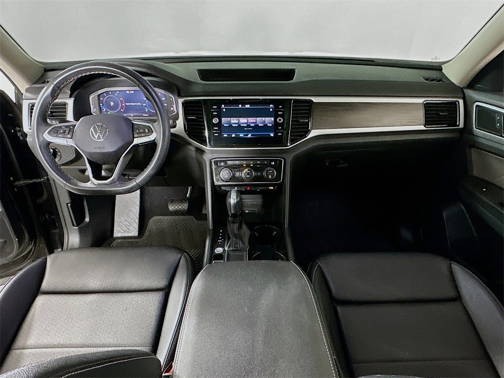Used 2023 Volkswagen Atlas SE w/ Panoramic Sunroof Package image 3